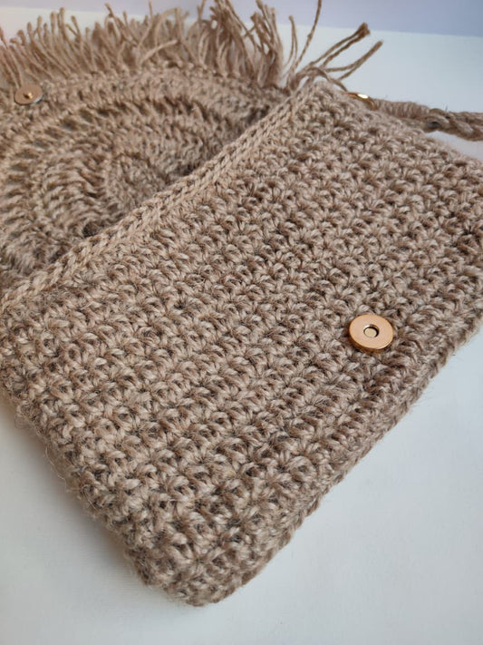 Macramé Muse – Seashell Charm