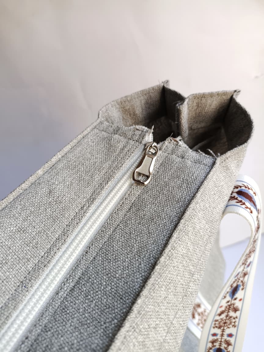 Silver Blossom Art Bag – 35×50