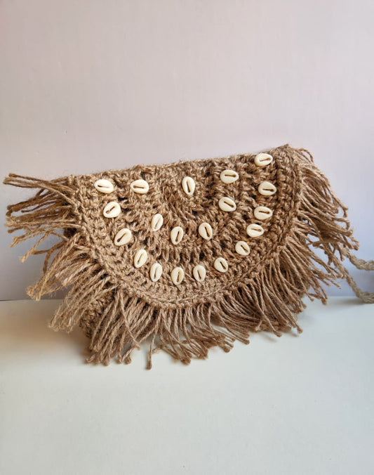 Macramé Muse – Seashell Charm