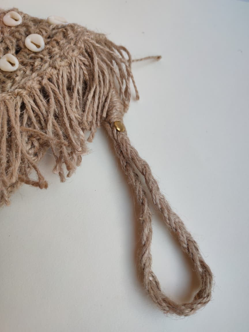 Macramé Muse – Seashell Charm