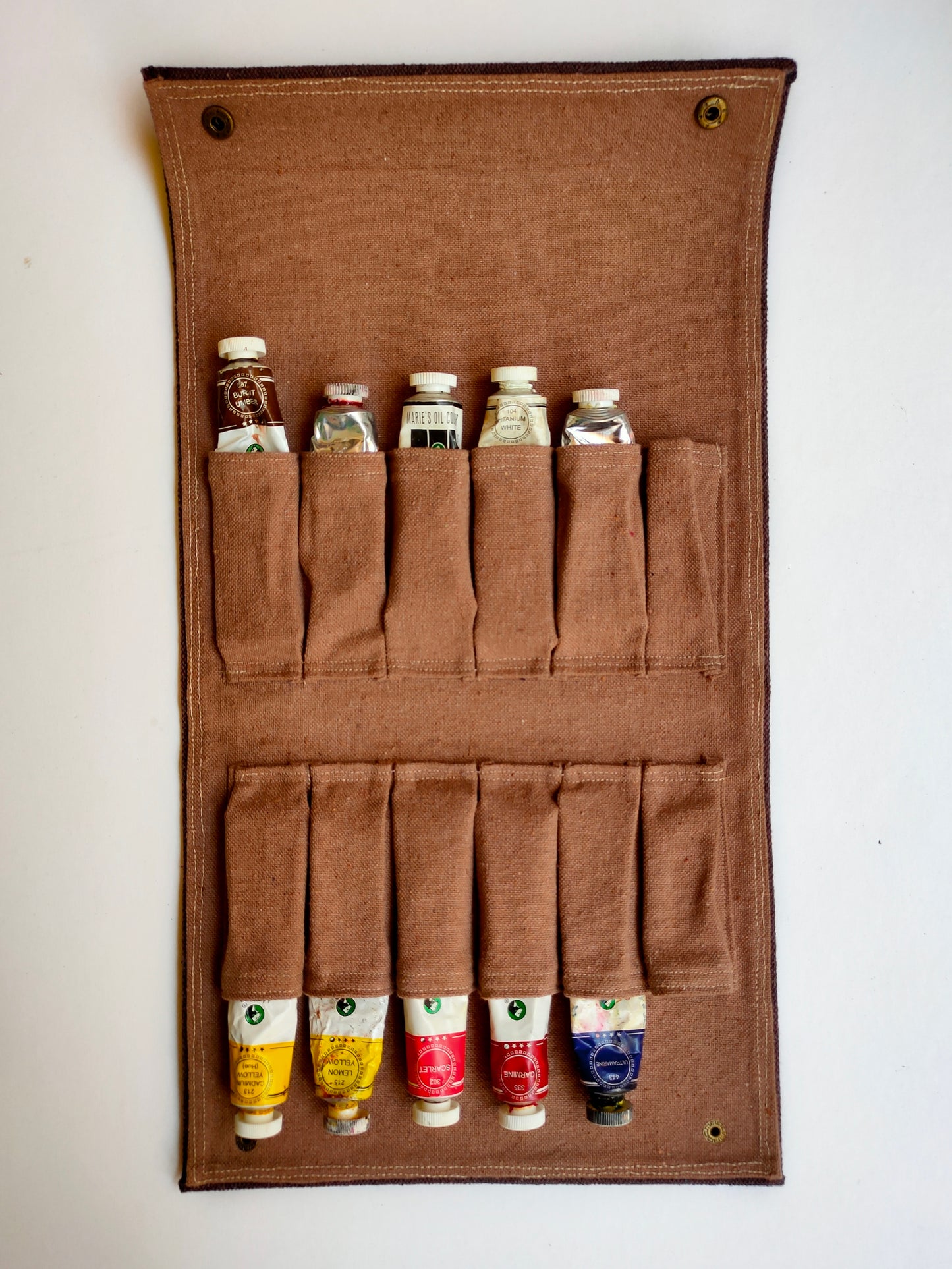 Oil color case (Brown)